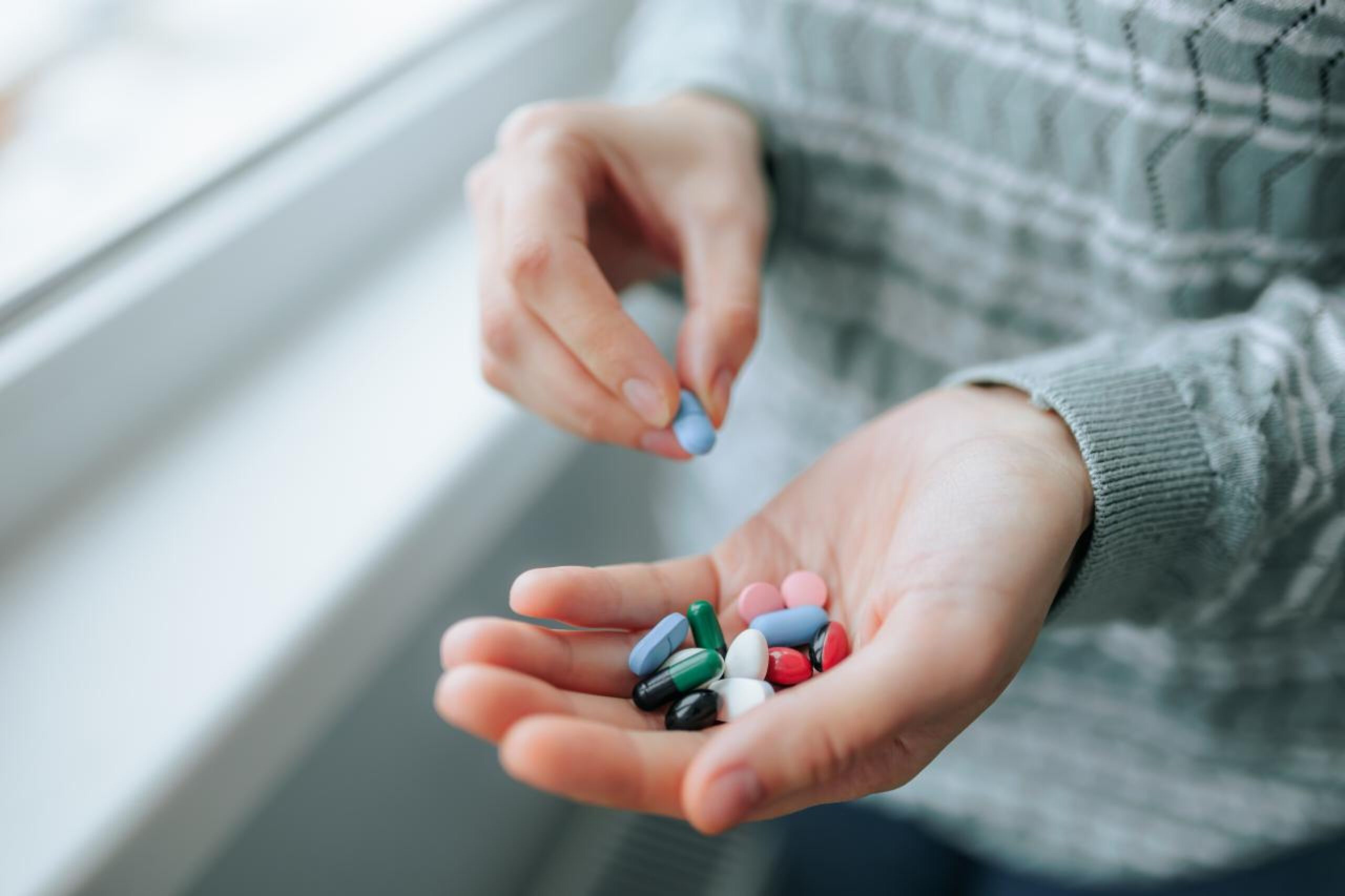 How to Help Someone Addicted to Prescription Drugs